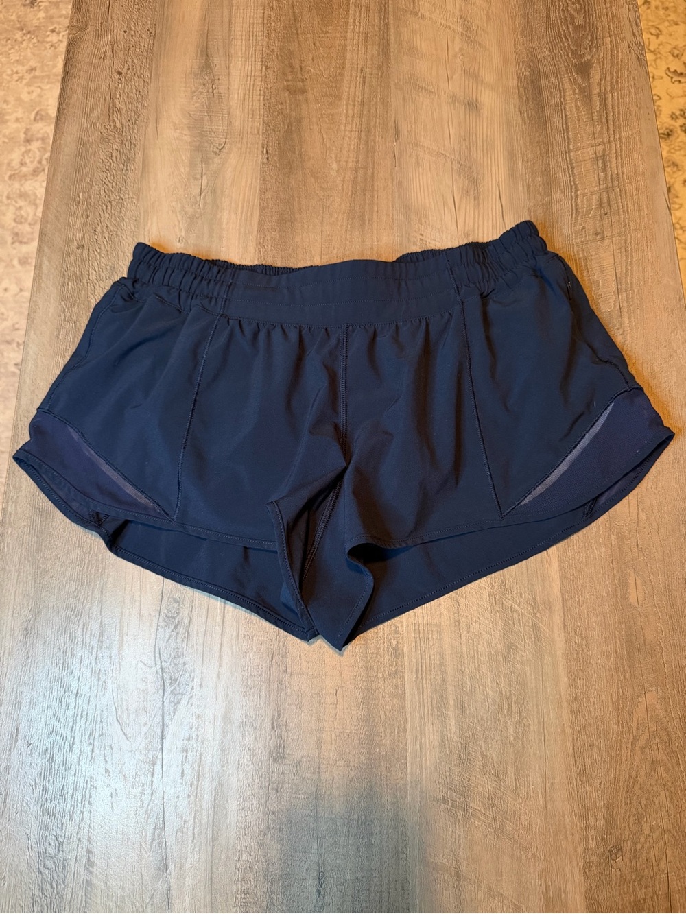 Lululemon Hotty Hots LR 2.5” Sz 10 *true navy*